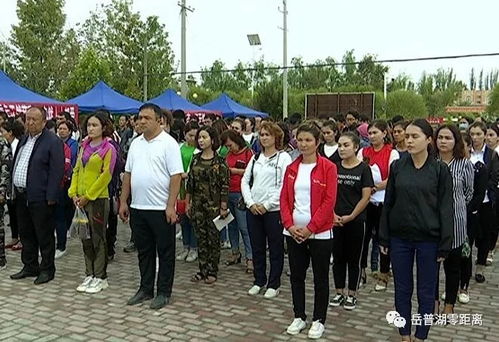 农副产品促销会 脱贫攻坚的有力引擎